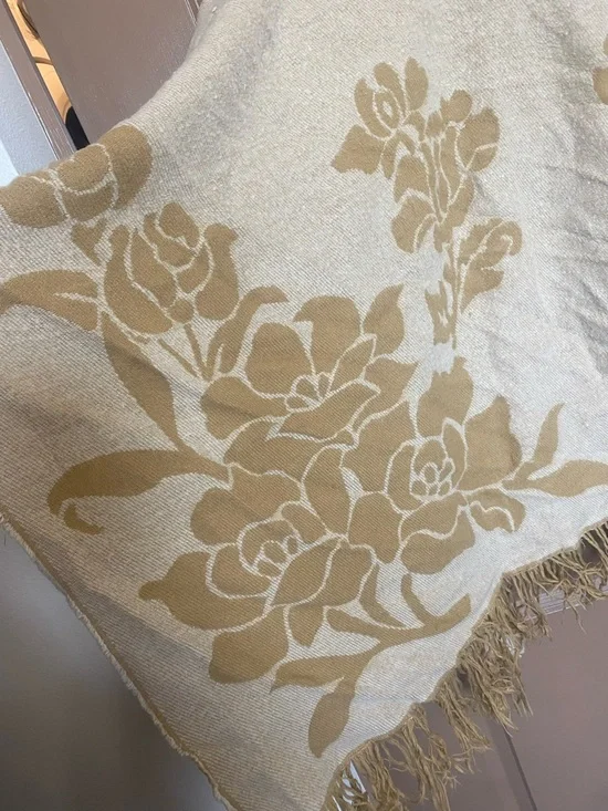 29 Palms Tan Floral Fringe Wrap Poncho (Reversible) - Picture 6 of 7